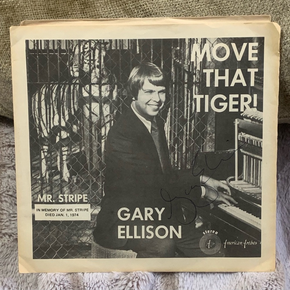 Gary Ellison Move That Tiger Signed 7” 45rpm Vinyl Record